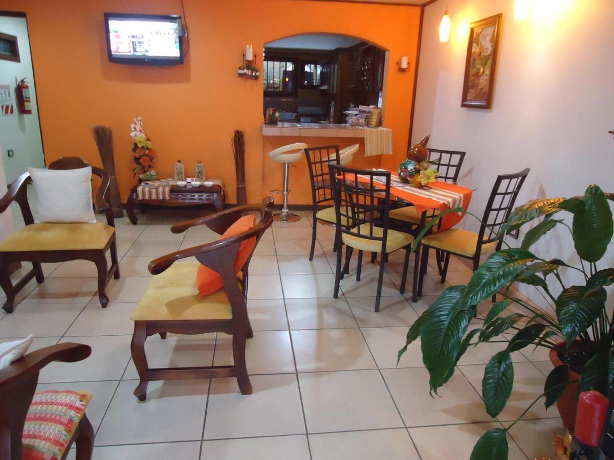 Hotel Hospedaje Yaldai à Turrialba Extérieur photo